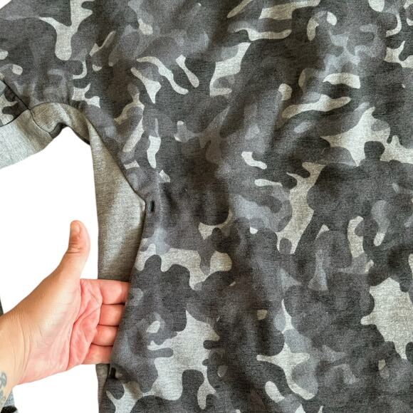 Nike Womens Sweat Tech Fleece Camo Crew Neck Sweatshirt Long Back Zipper - Small - Picture 5 of 15
